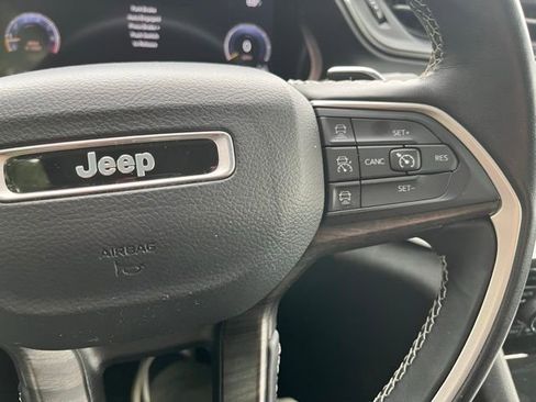 Used 2022 Jeep Grand Cherokee Limited w/ Trailer Tow Prep Group (B) AWD/4WD image 18