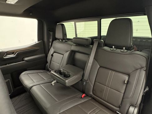 Used 2023 Chevrolet Silverado 1500 High Country AWD/4WD image 46