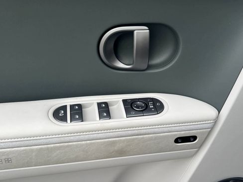 New 2026 Hyundai Ioniq 5 Limited image 12