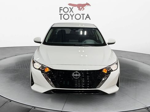 Used 2025 Nissan Sentra SV image 9