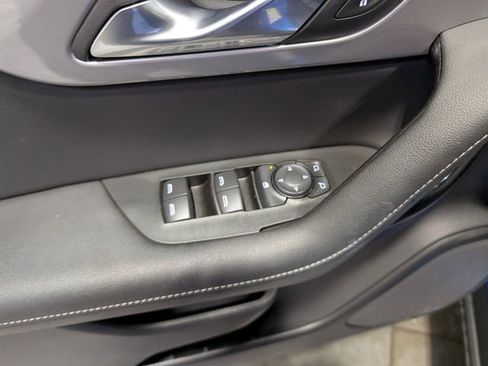 Used 2025 Chevrolet Blazer LT FWD image 13