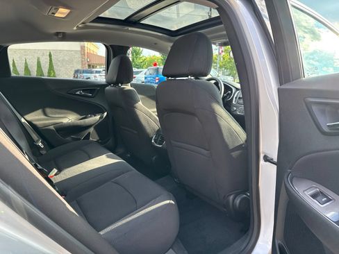 Used 2021 Chevrolet Malibu LT w/ Sport Edition FWD image 4