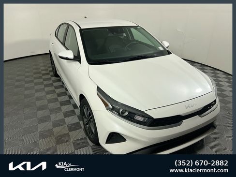 Certified 2024 Kia Forte LXS w/ LXS Technology Package FWD image 1