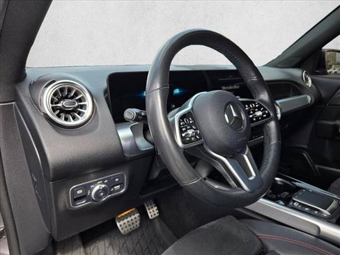 Used 2022 Mercedes-Benz GLB 250 image 11
