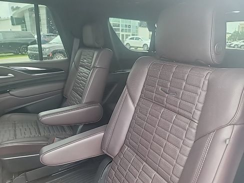 Certified 2024 Cadillac Escalade Sport Platinum w/ LPO, ONYX Package AWD/4WD image 11
