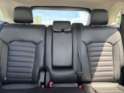 Used 2024 Ford Edge SEL image 27