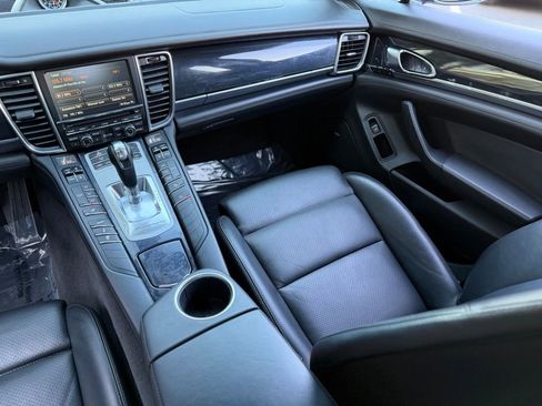 Used 2015 Porsche Panamera image 42