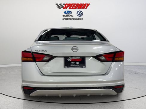 Used 2025 Nissan Altima 2.5 SV FWD image 7