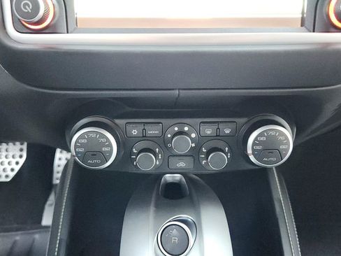 Used 2018 Ferrari California T image 33