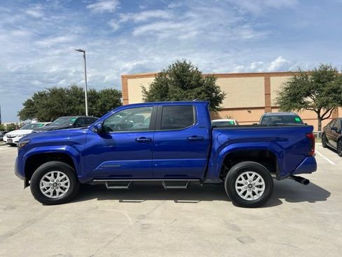 Used 2025 Toyota Tacoma SR5 RWD image 7