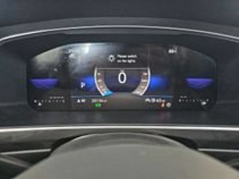Used 2023 Volkswagen Tiguan SE FWD image 16