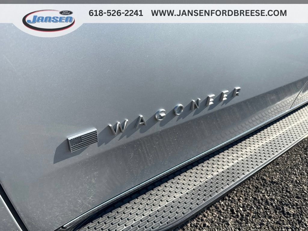 Used 2022 Jeep Wagoneer Series II AWD/4WD image 28