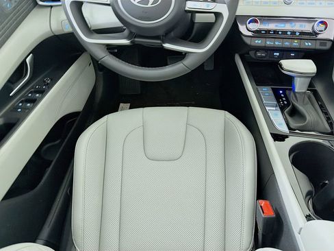 New 2025 Hyundai Elantra Limited image 26