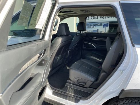 Certified 2024 Kia Telluride EX w/ EX Captain's Chair Package image 26