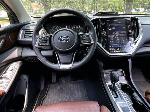 Used 2025 Subaru Ascent Touring w/ Popular Package #1 AWD/4WD image 8