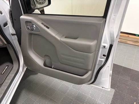 Used 2021 Nissan Frontier S AWD/4WD image 13