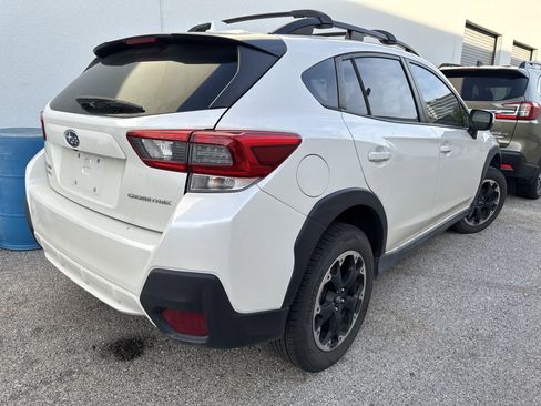 Certified 2021 Subaru Crosstrek 2.0i Premium w/ Moonroof Package AWD/4WD image 3