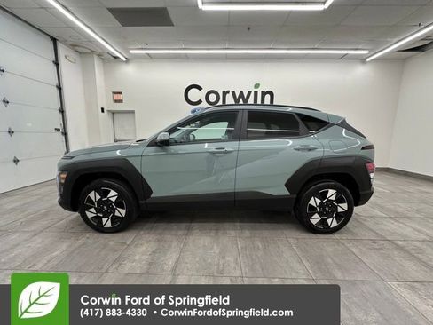 Used 2025 Hyundai Kona SEL image 2