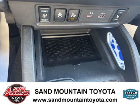 Used 2025 Nissan Frontier SV w/ SV Convenience Package RWD image 17