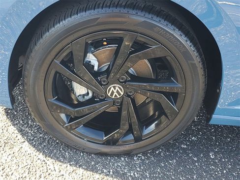 Used 2025 Volkswagen Jetta SE image 31