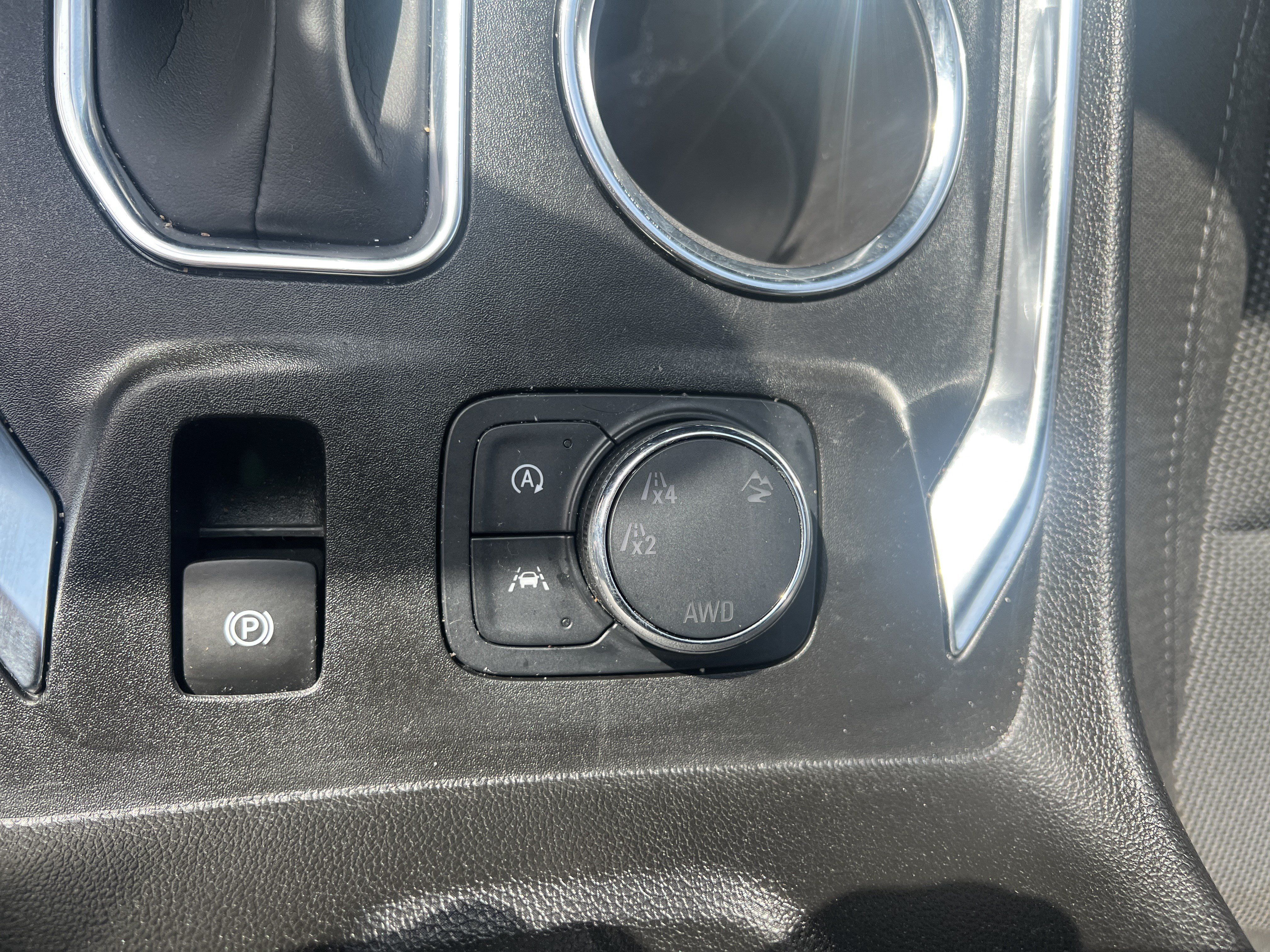 Used 2023 Chevrolet Traverse LT AWD/4WD image 12
