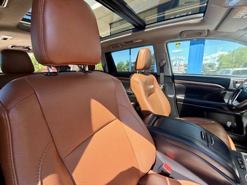 Used 2017 Toyota Highlander Limited Platinum w/ Protection Package #3 AWD/4WD image 27
