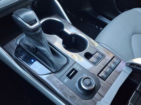 Used 2022 Toyota Highlander Limited image 23