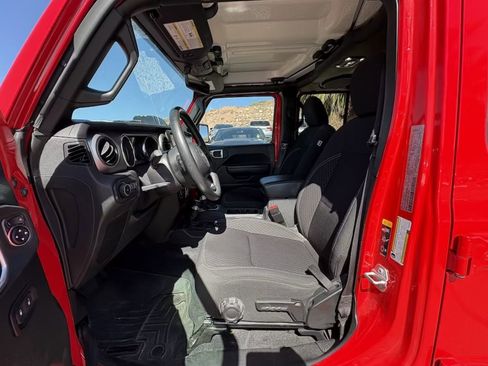 Used 2021 Jeep Wrangler Unlimited Sport AWD/4WD image 9