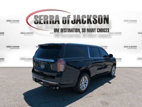 Used 2021 Chevrolet Suburban Premier w/ Premium Package AWD/4WD image 8