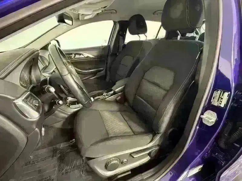 Used 2017 INFINITI QX30 FWD image 30