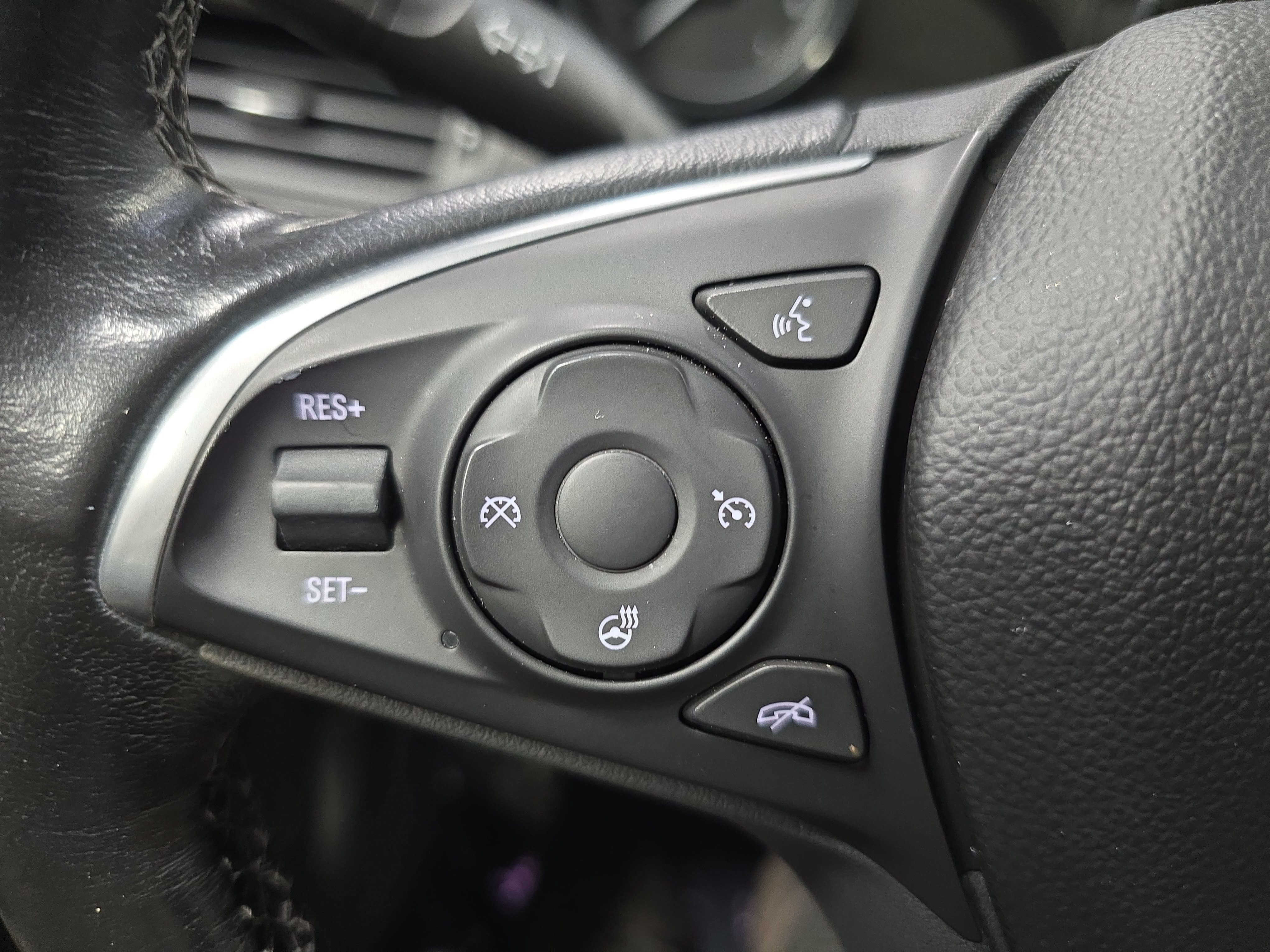 Used 2020 Buick Envision Essence w/ Experience Buick Package FWD image 15