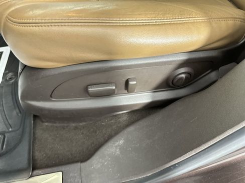 Used 2017 Buick Enclave Leather FWD image 12