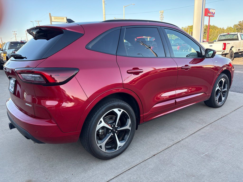 Used 2023 Ford Escape ST-Line Select w/ Tech Pack #2 AWD/4WD image 9