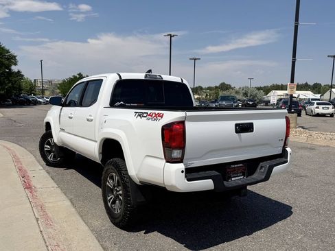 Used 2019 Toyota Tacoma TRD Sport w/ Technology Package AWD/4WD image 7