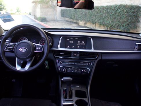 Used 2020 Kia Optima LX FWD image 13