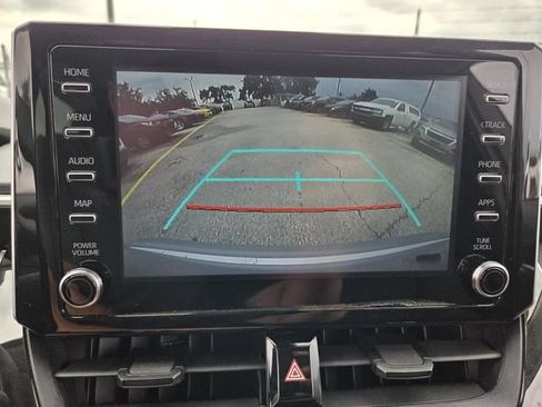 Used 2020 Toyota Corolla LE FWD image 22