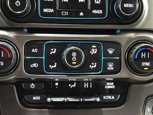 Used 2020 Chevrolet Suburban Premier image 14