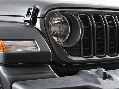 Used 2024 Jeep Wrangler Sport AWD/4WD image 10