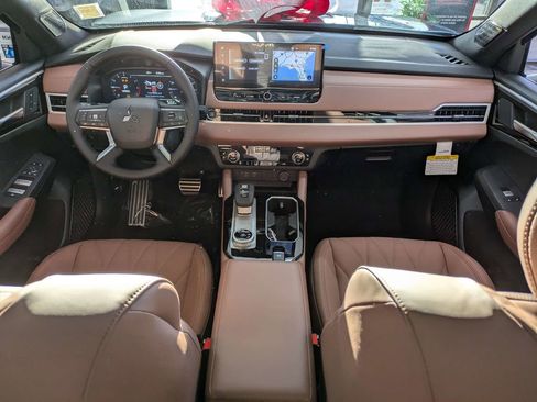 New 2026 Mitsubishi Outlander SEL image 13