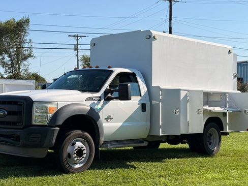 Used 2015 Ford F550 2WD Regular Cab Super Duty image 1
