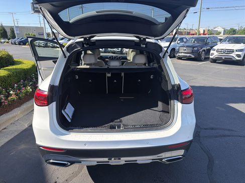 Used 2023 Mercedes-Benz GLC 300 4MATIC image 33