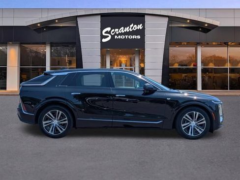 Used 2024 Cadillac Lyriq Luxury RWD image 6