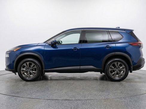 Used 2025 Nissan Rogue SV AWD/4WD image 5