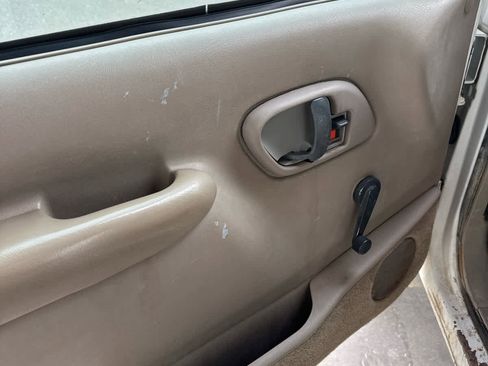 Used 1999 Chevrolet Silverado 2500 4x4 Regular Cab w/ Comfort & Convenience Pkg image 13