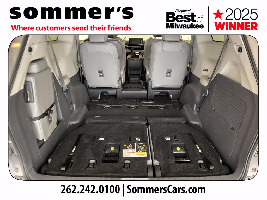 Used 2022 Toyota Sienna XLE FWD image 28