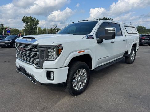 Used 2022 GMC Sierra 3500 Denali w/ Denali Ultimate Package AWD/4WD image 1