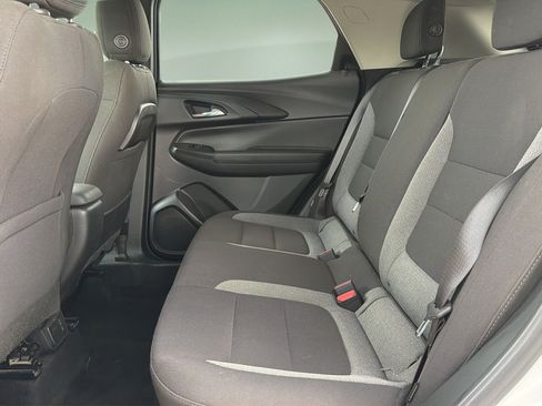 Used 2021 Chevrolet TrailBlazer LT w/ Convenience Package FWD image 14
