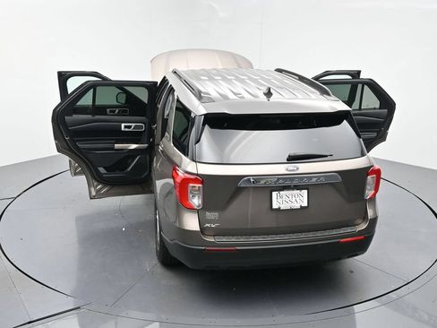 Used 2021 Ford Explorer XLT RWD image 26