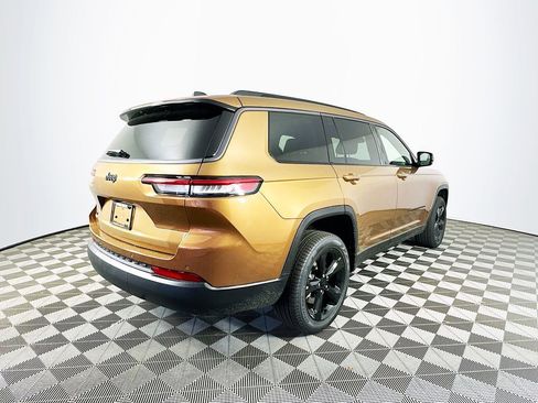 New 2026 Jeep Grand Cherokee L Limited w/ Limited Altitude Package AWD/4WD image 10