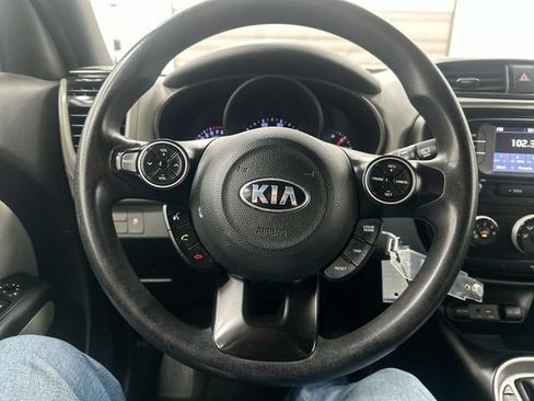 Used 2019 Kia Soul FWD image 11